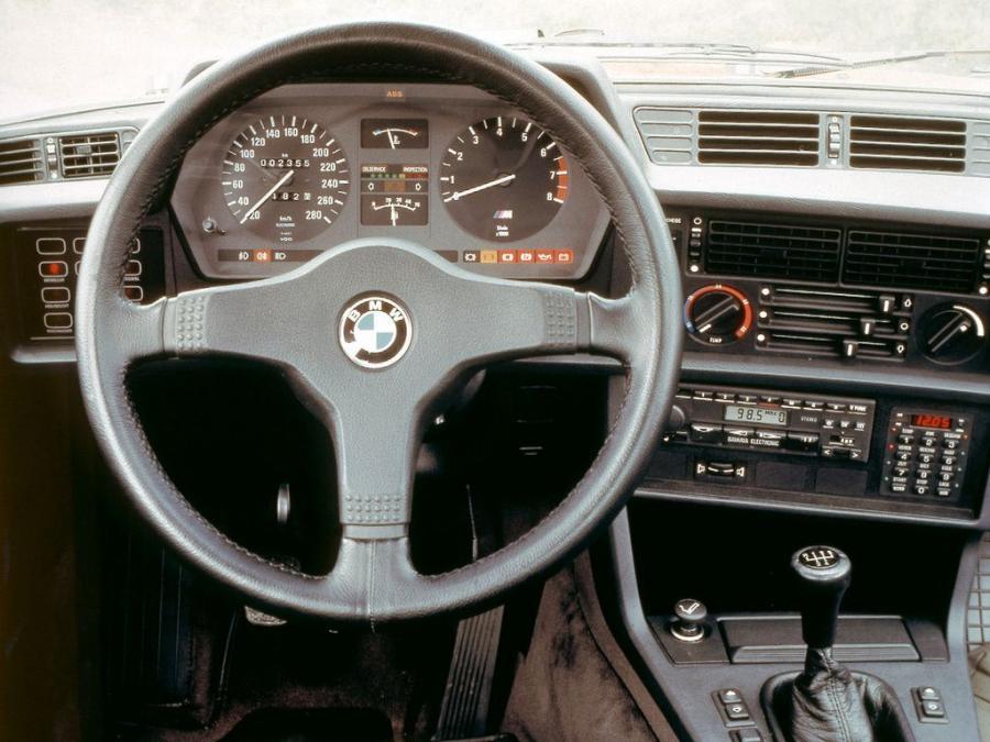  BMW M635 CSi 1984 года  (фото 2 из 10)